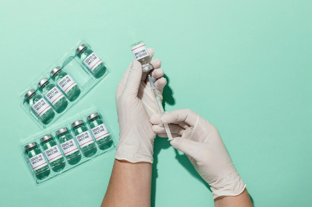 Vacina da gripe aviária fura a fila e vira prioridade para Anvisa Vacina da gripe aviária fura a fila e vira prioridade para Anvisa